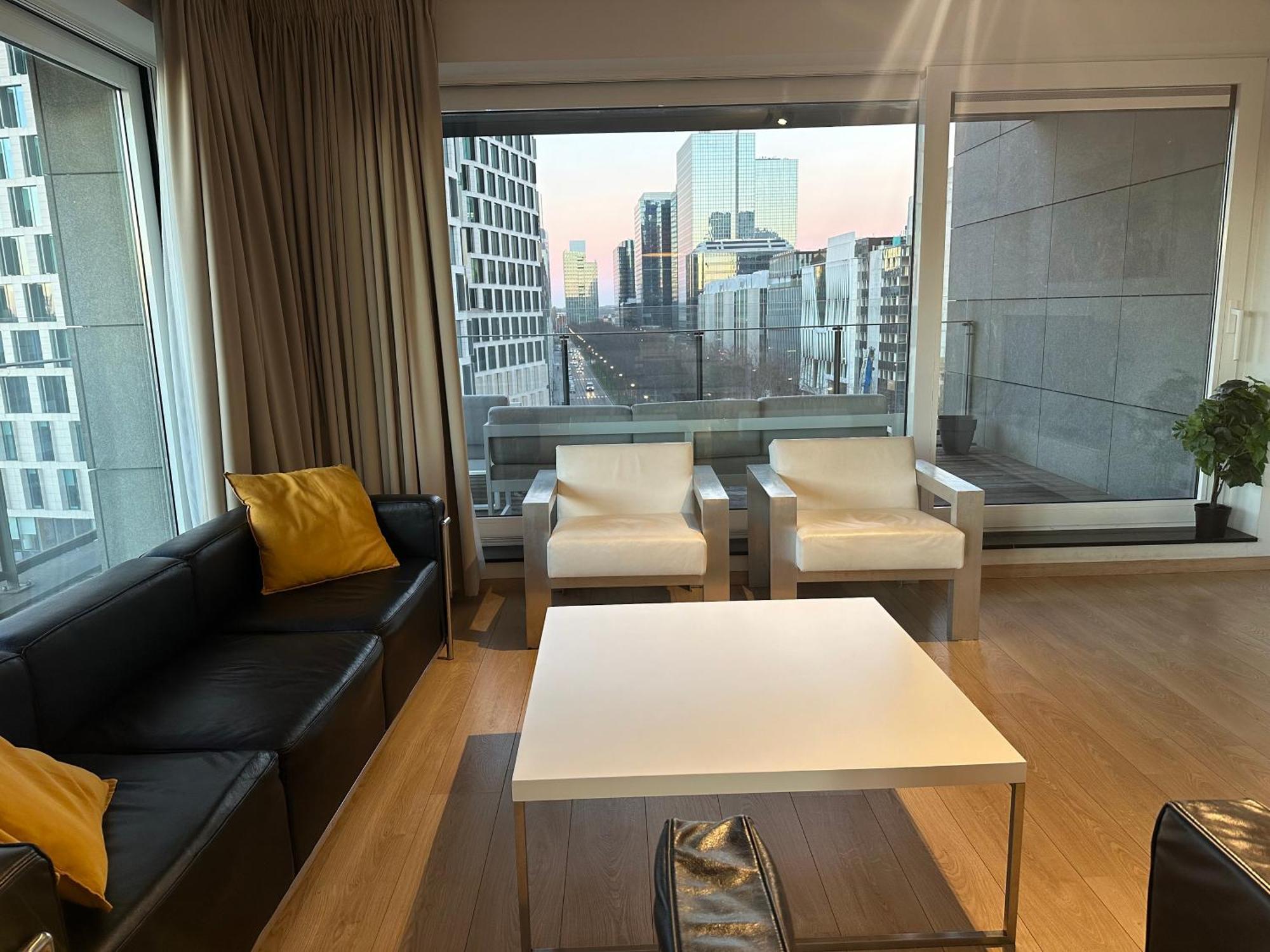 Appartamento With Stunning View In Center *