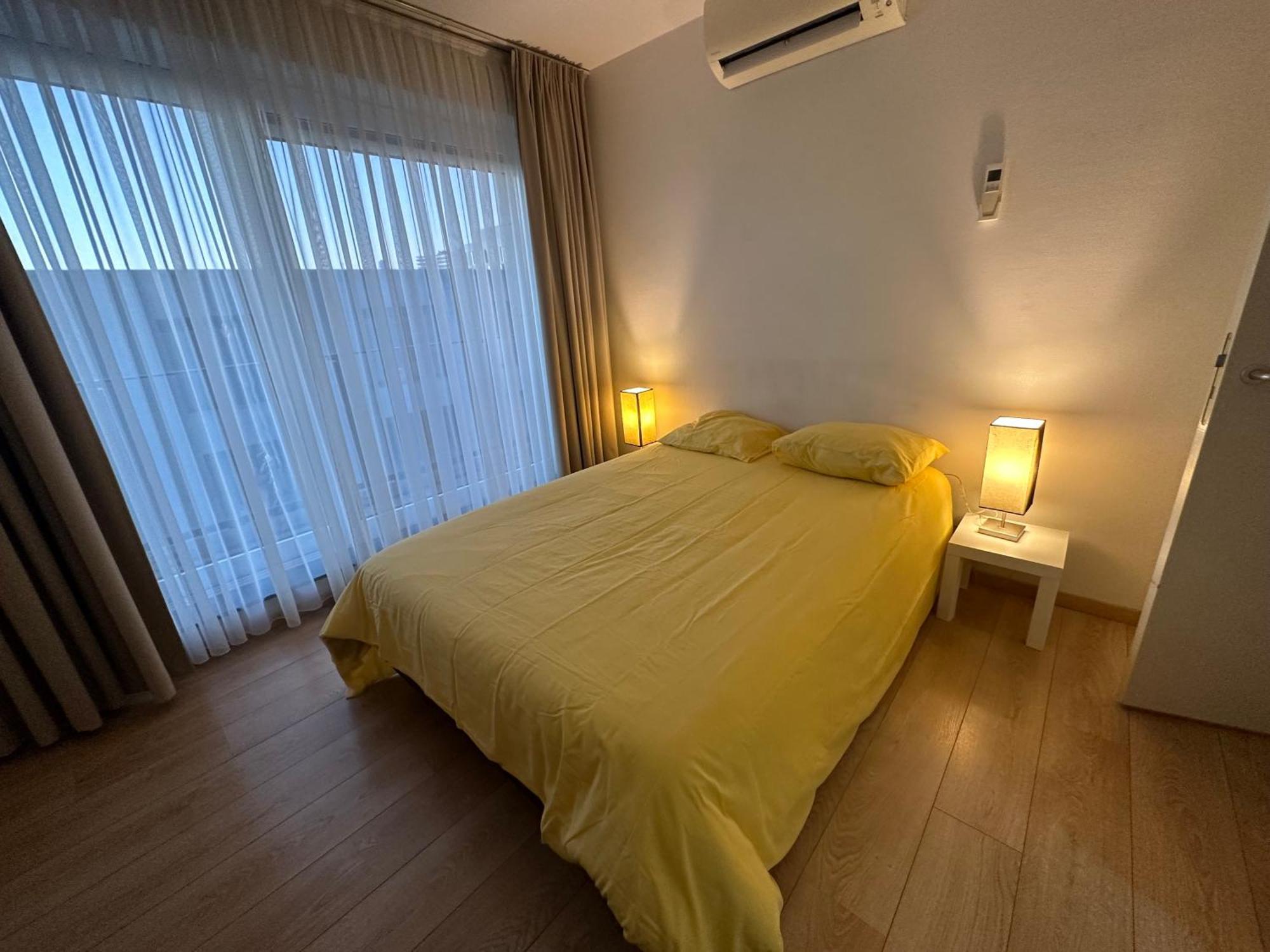 With Stunning View In Center Apartamento